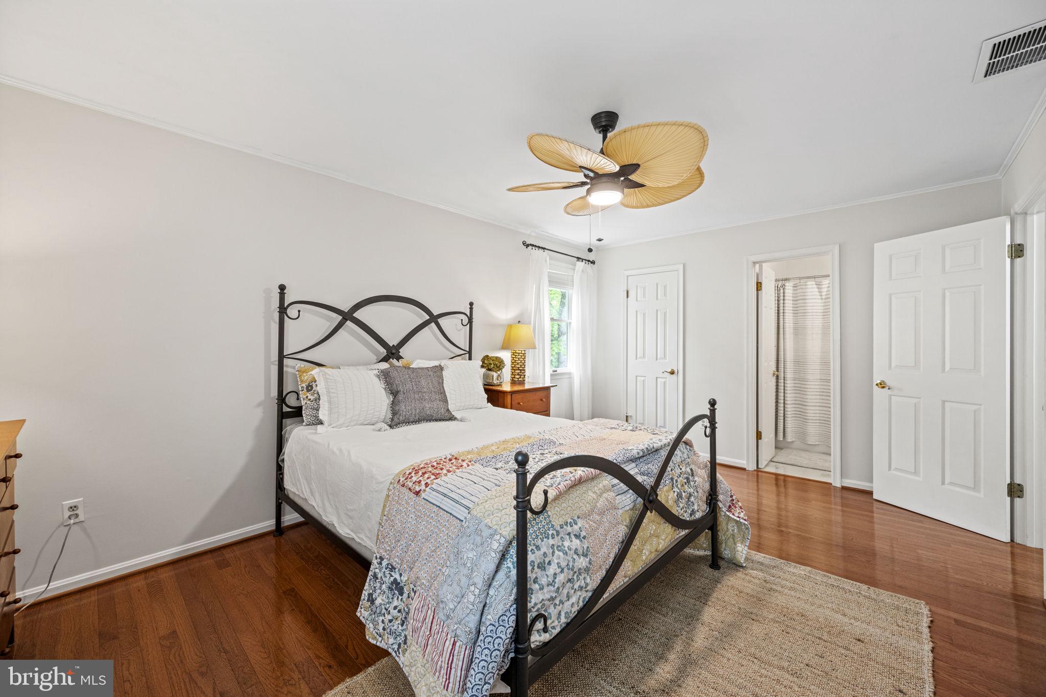 1504 MANOR VIEW ROAD