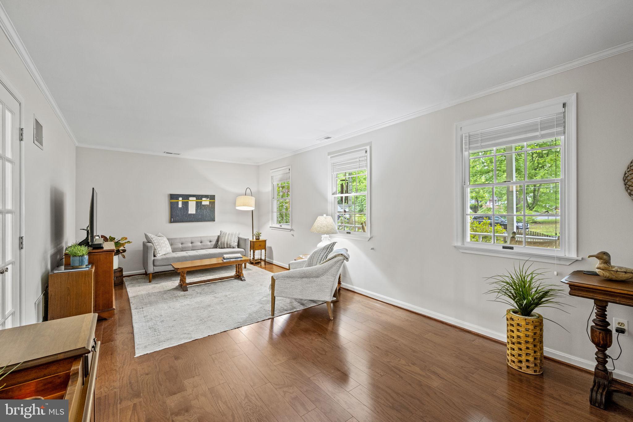 1504 MANOR VIEW ROAD