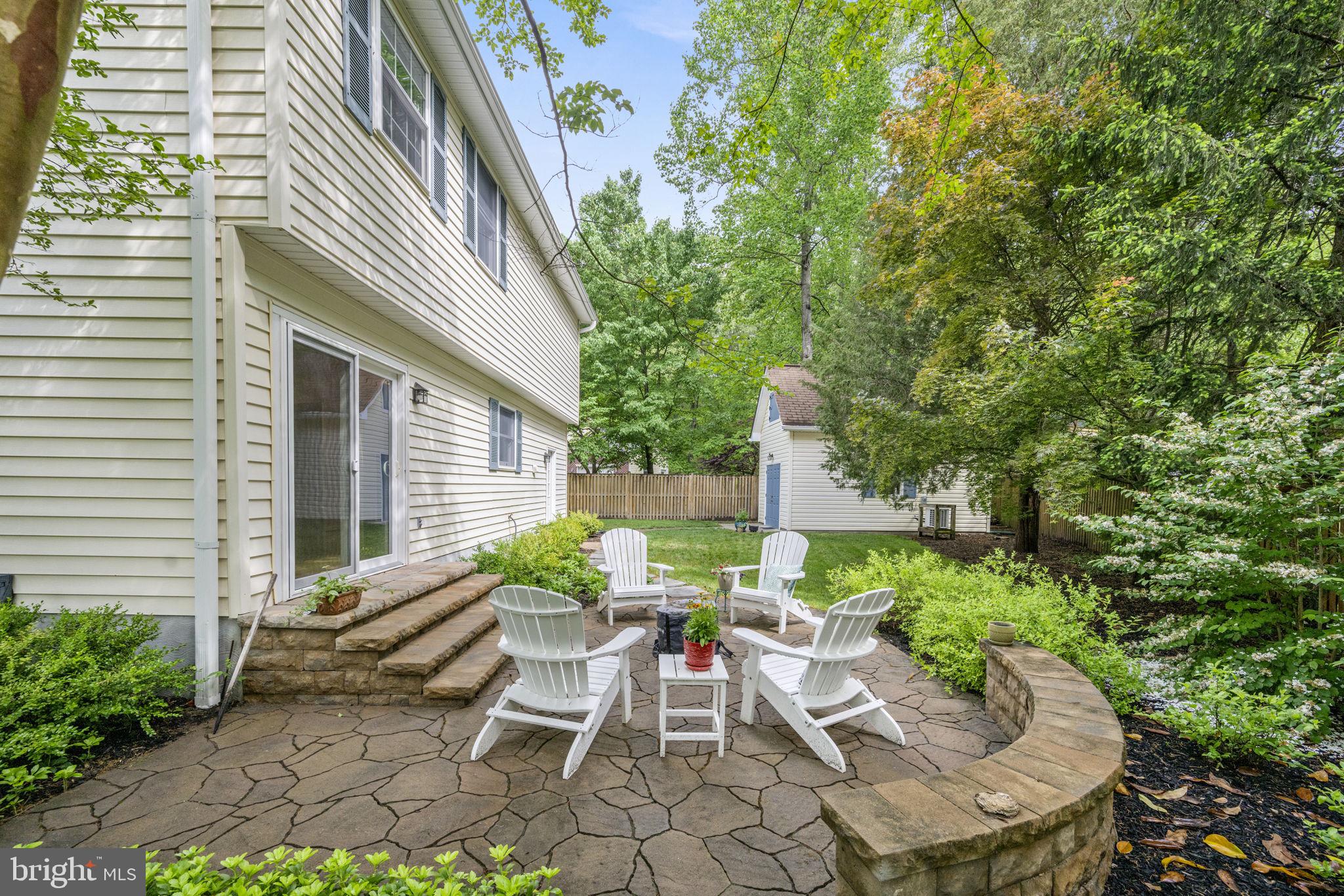 1504 MANOR VIEW ROAD