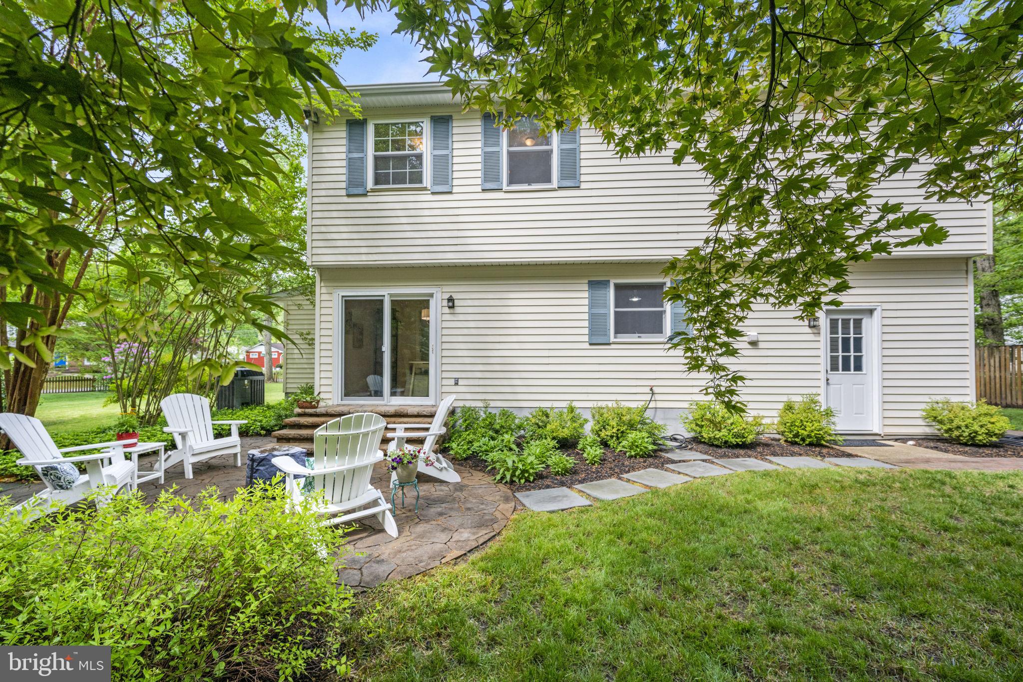 1504 MANOR VIEW ROAD