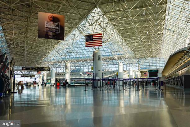 1504 MANOR VIEW ROAD