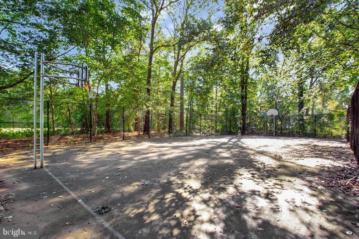 1504 MANOR VIEW ROAD