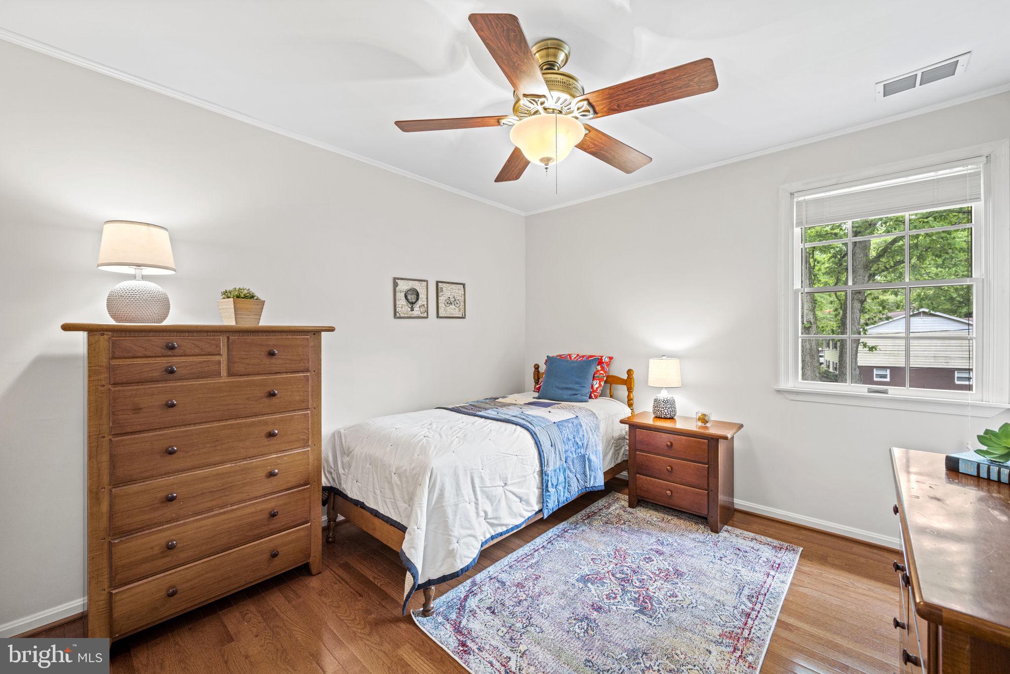 1504 MANOR VIEW ROAD