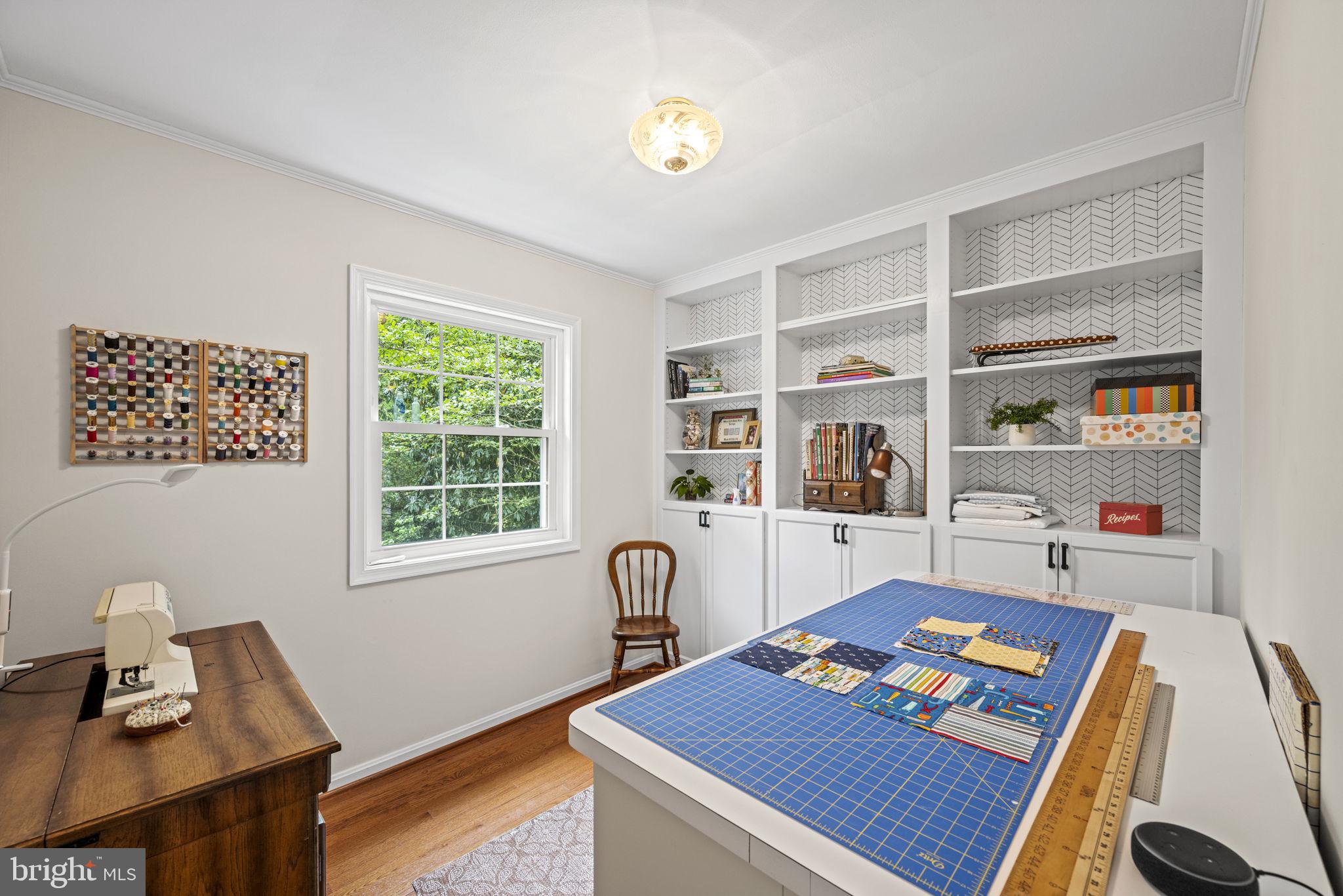 1504 MANOR VIEW ROAD