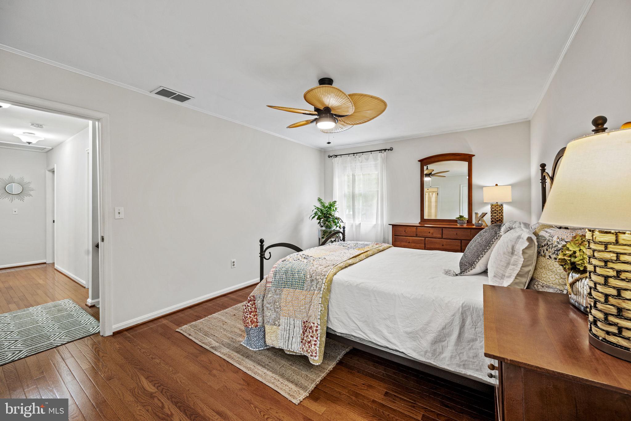 1504 MANOR VIEW ROAD