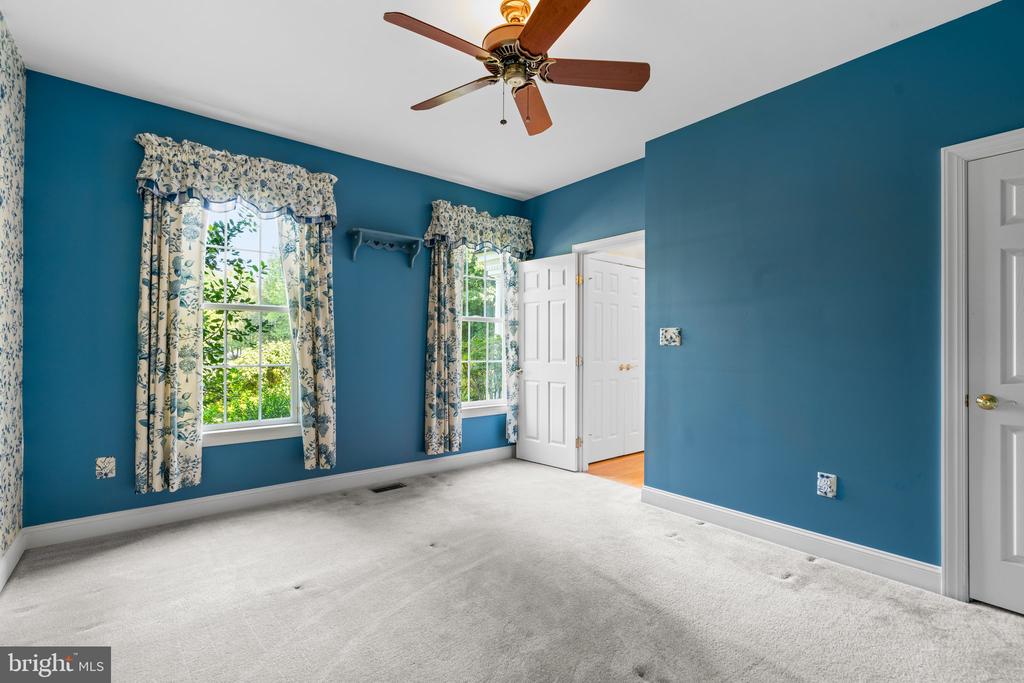 1221 TAILWIND COURT