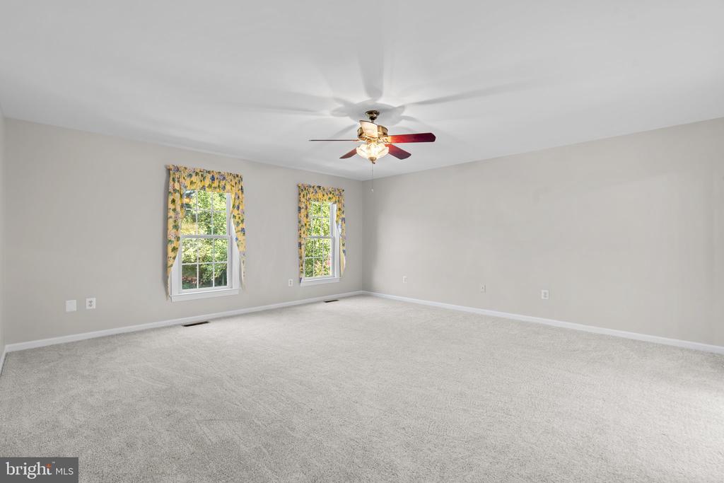 1221 TAILWIND COURT