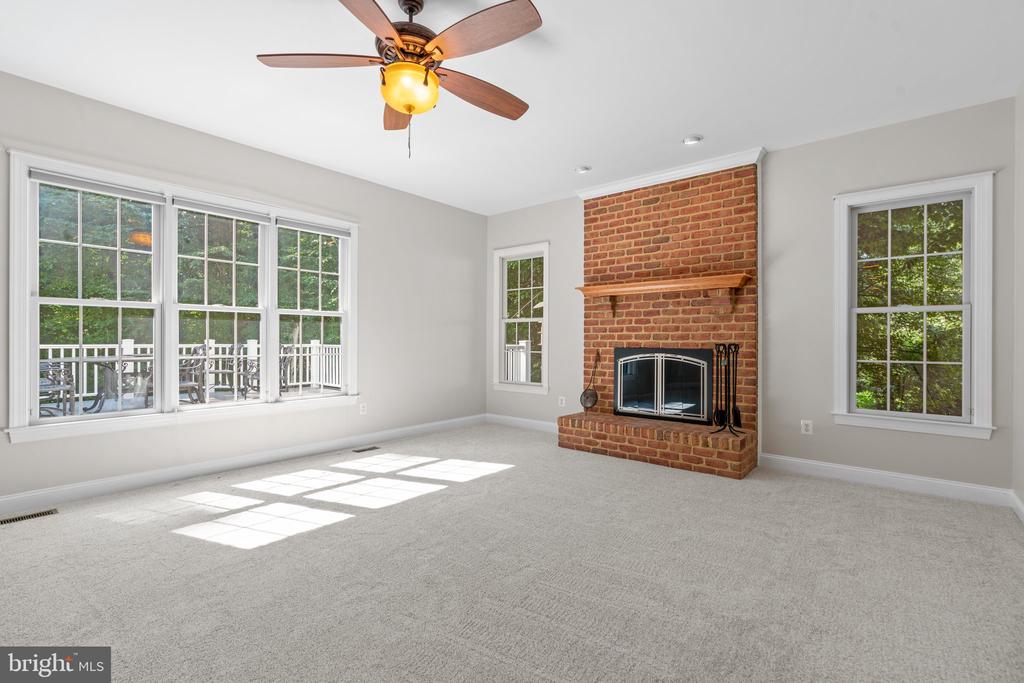 1221 TAILWIND COURT
