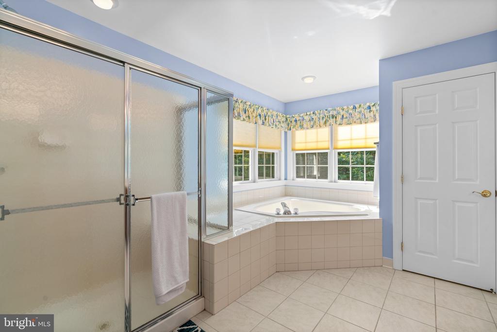 1221 TAILWIND COURT