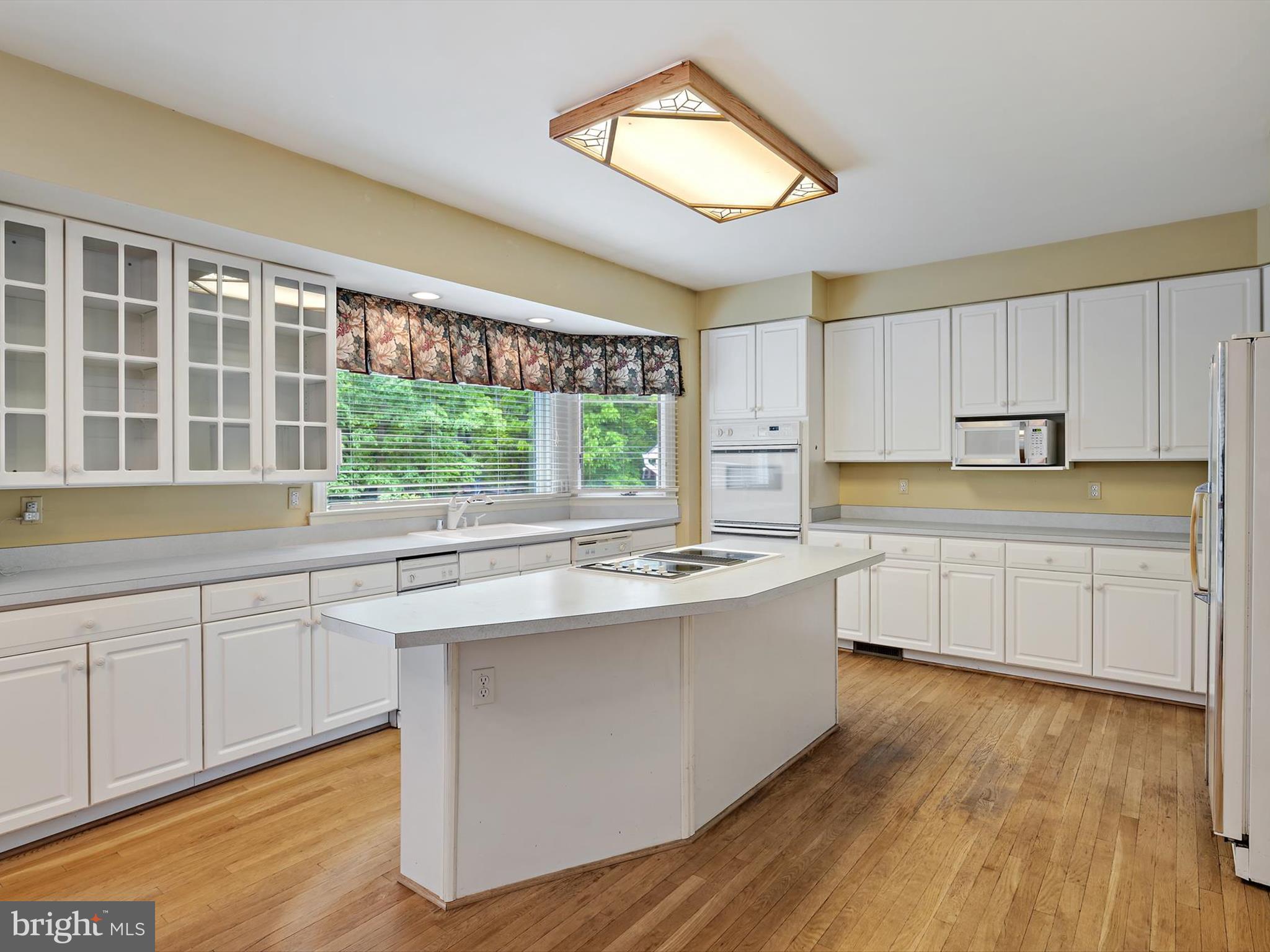 8380 SCARLET GLEN COURT