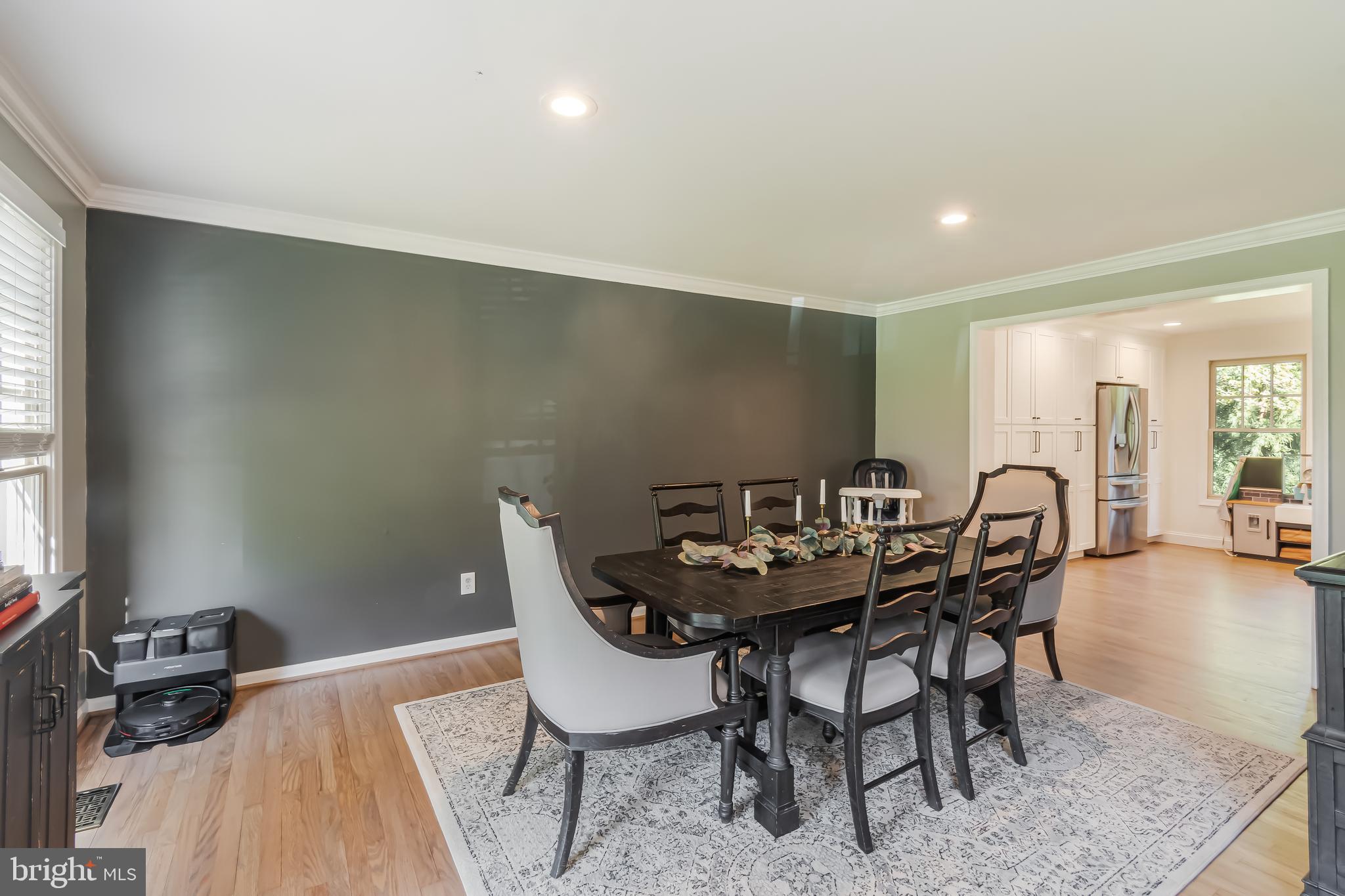 1103 ELGIN COURT