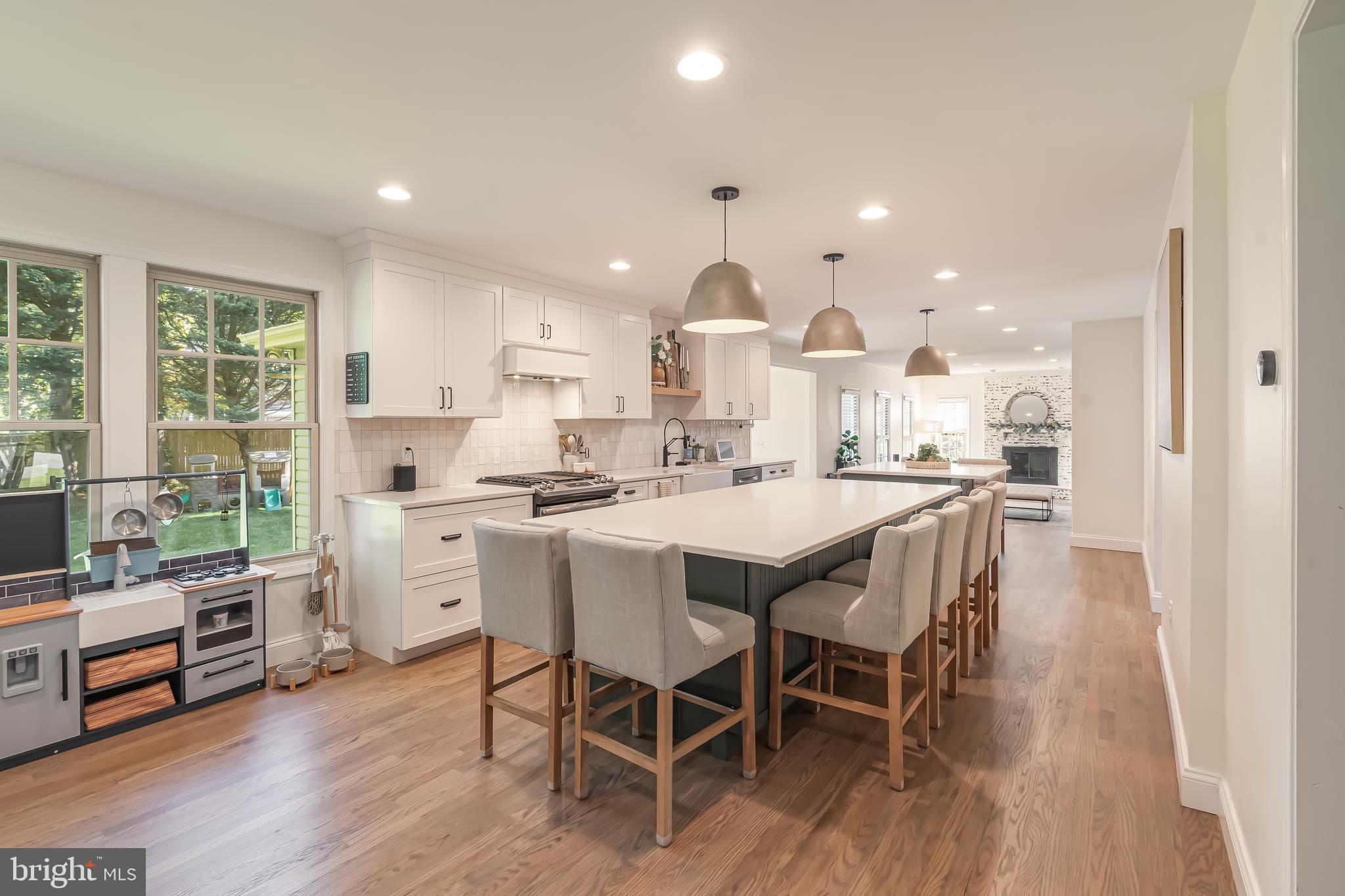 1103 ELGIN COURT