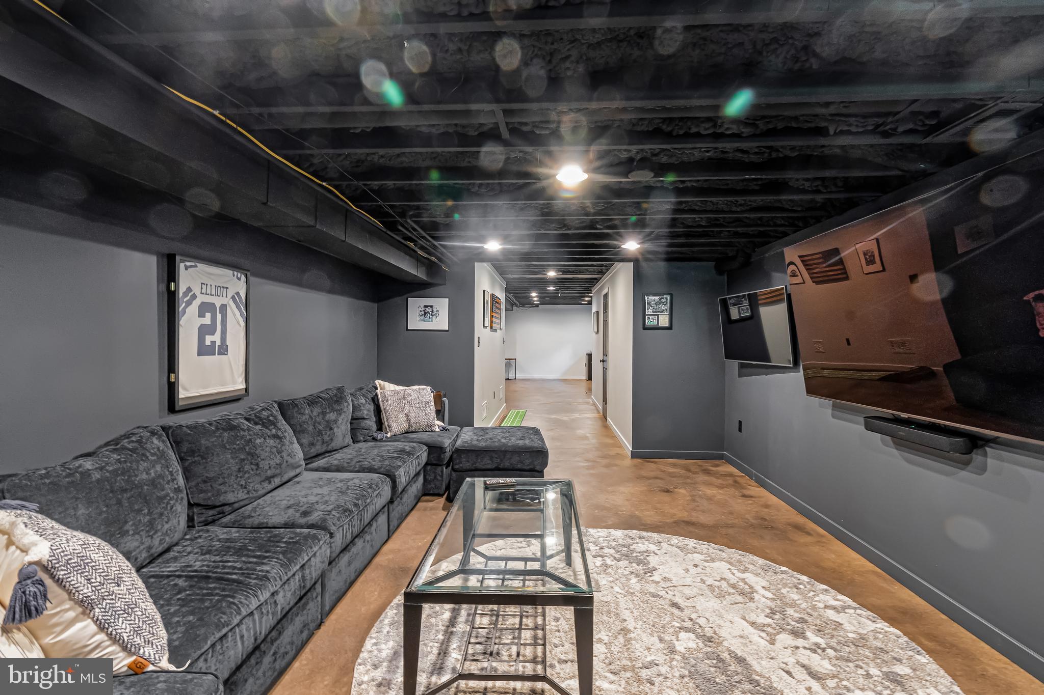 1103 ELGIN COURT