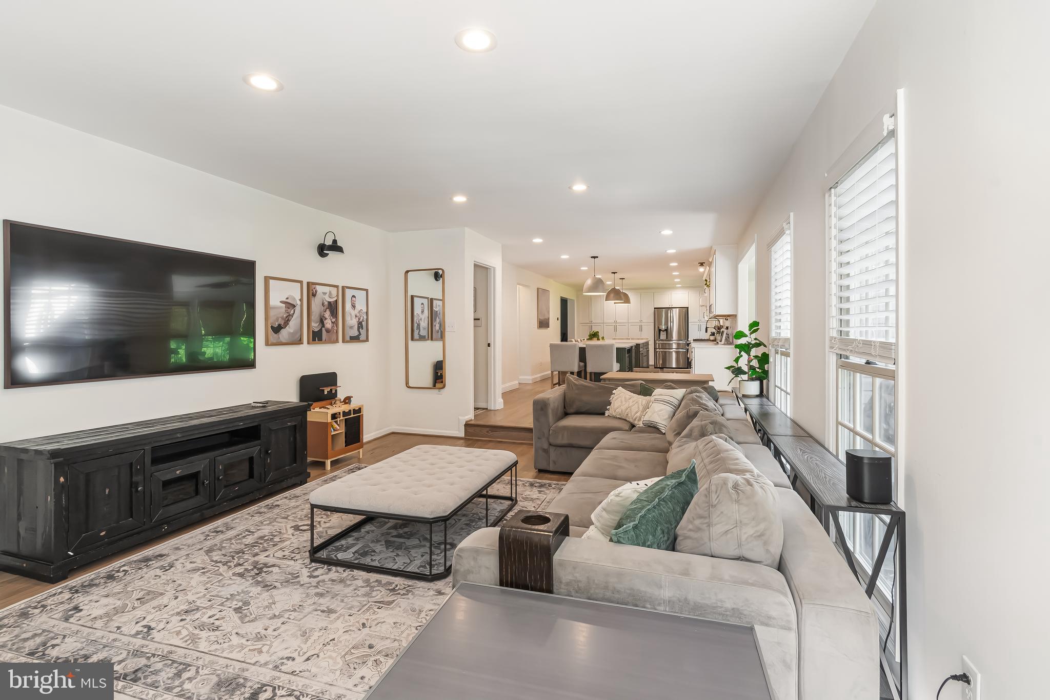 1103 ELGIN COURT