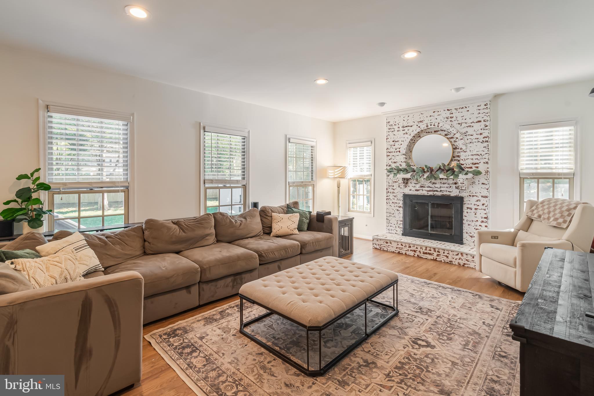 1103 ELGIN COURT