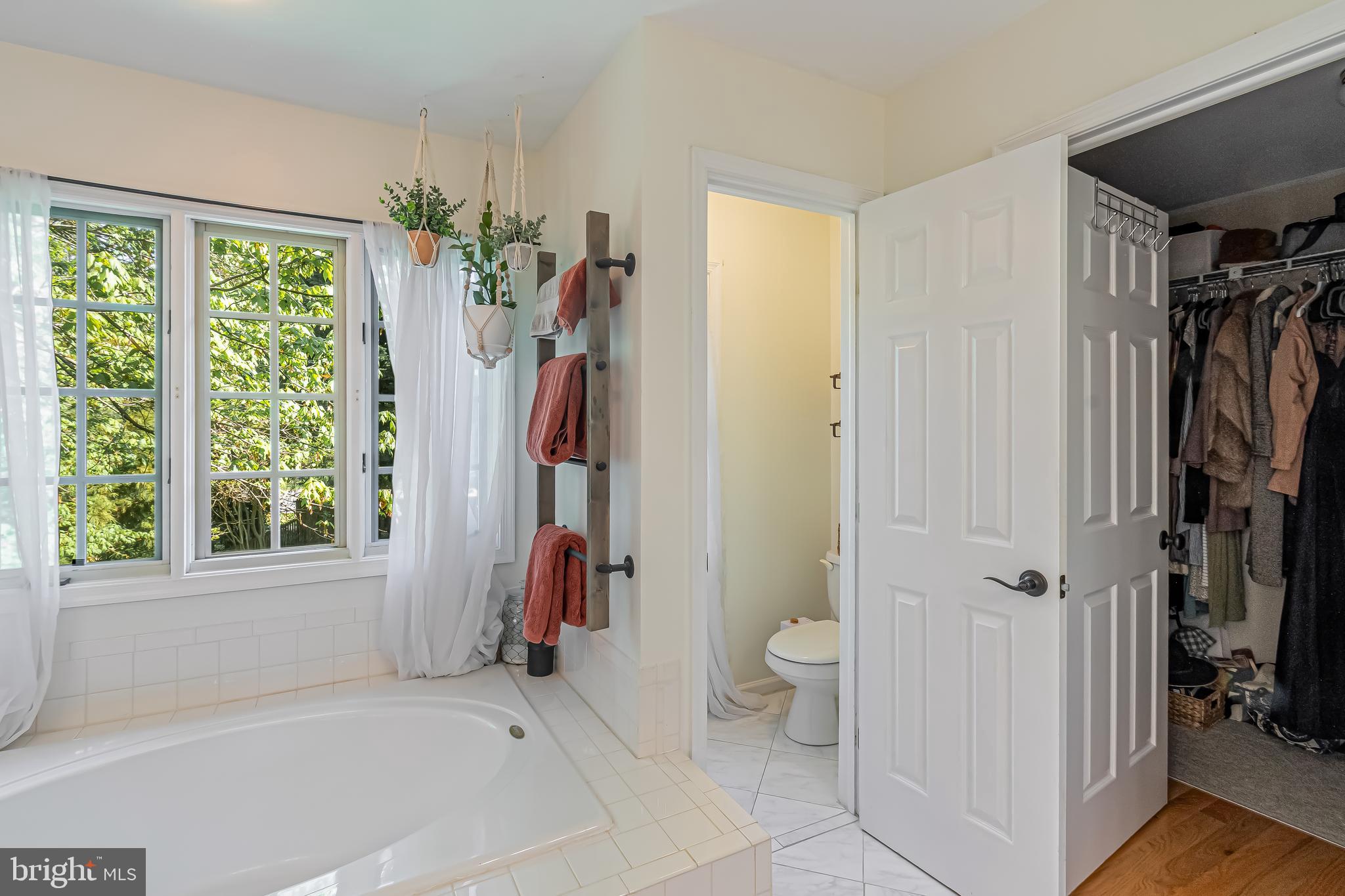 1103 ELGIN COURT