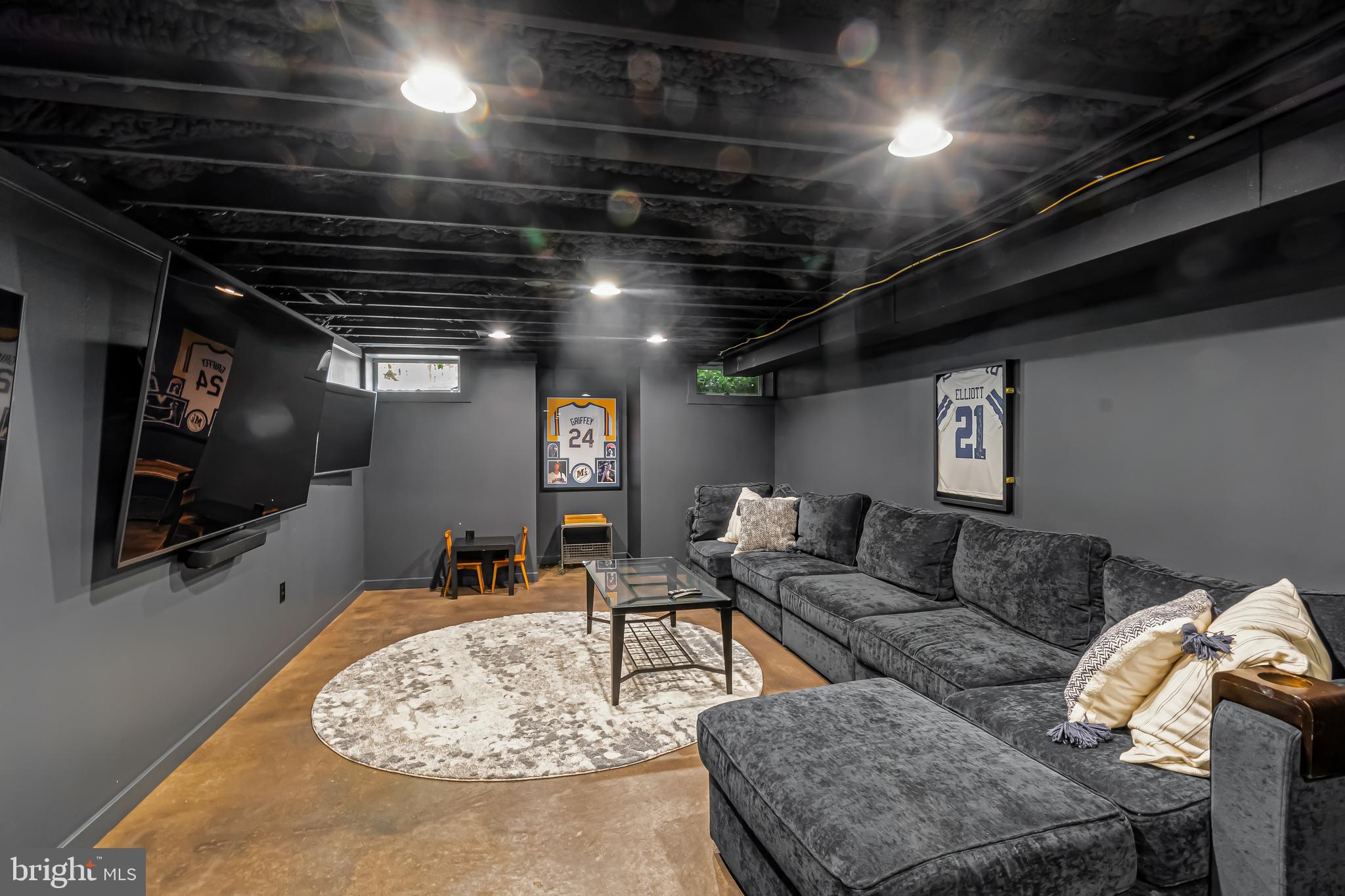 1103 ELGIN COURT
