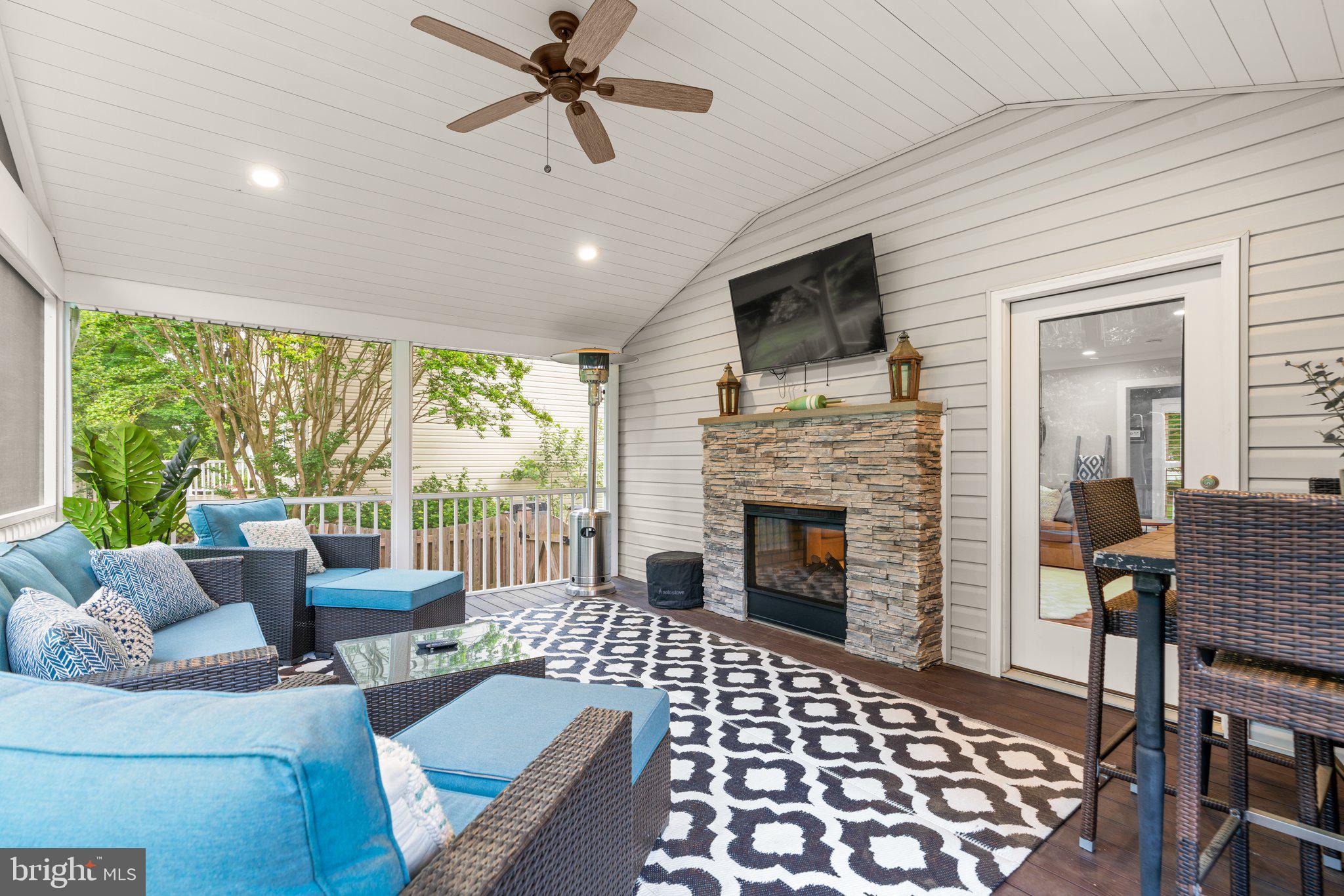 348 BUTTERNUT COURT
