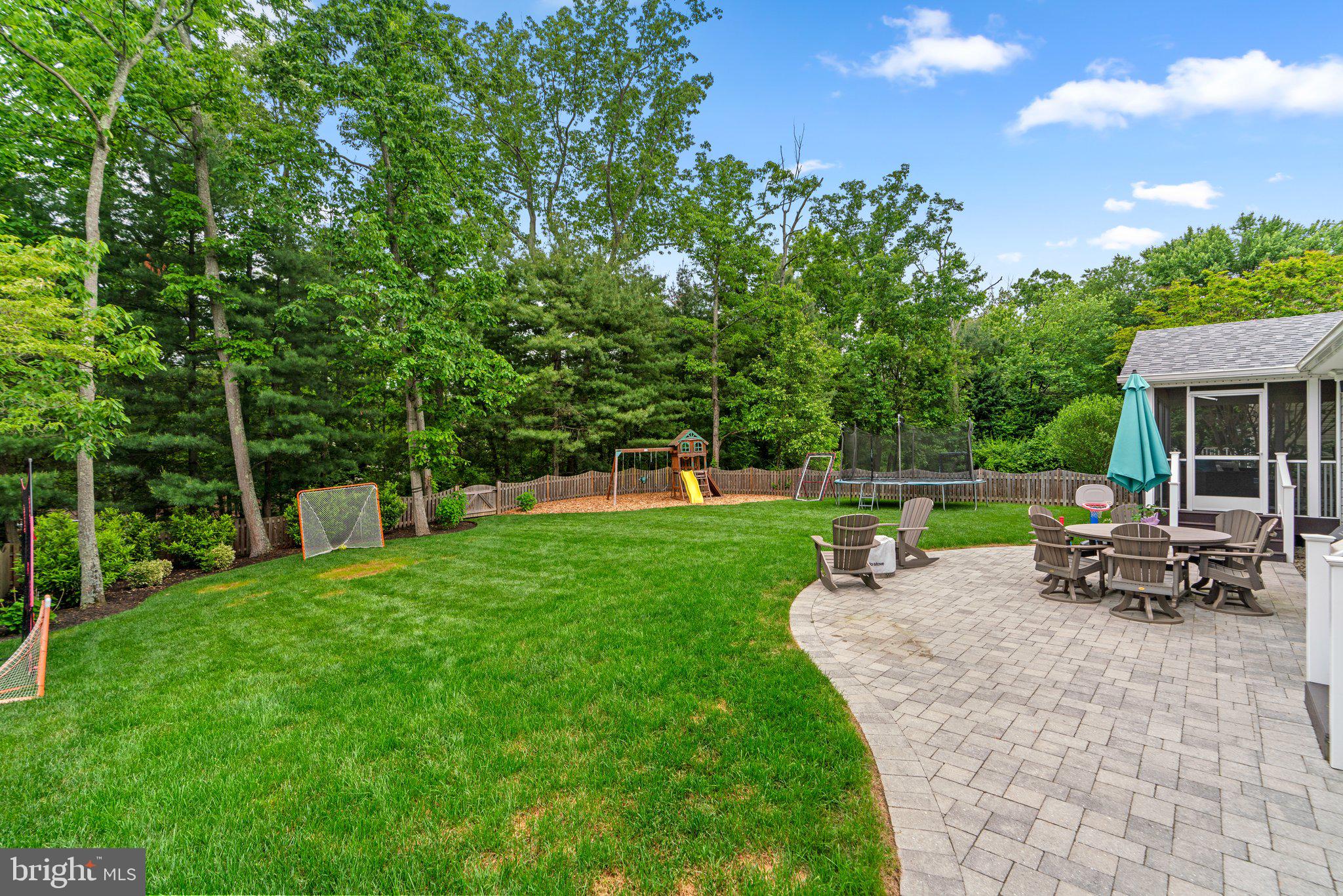 348 BUTTERNUT COURT