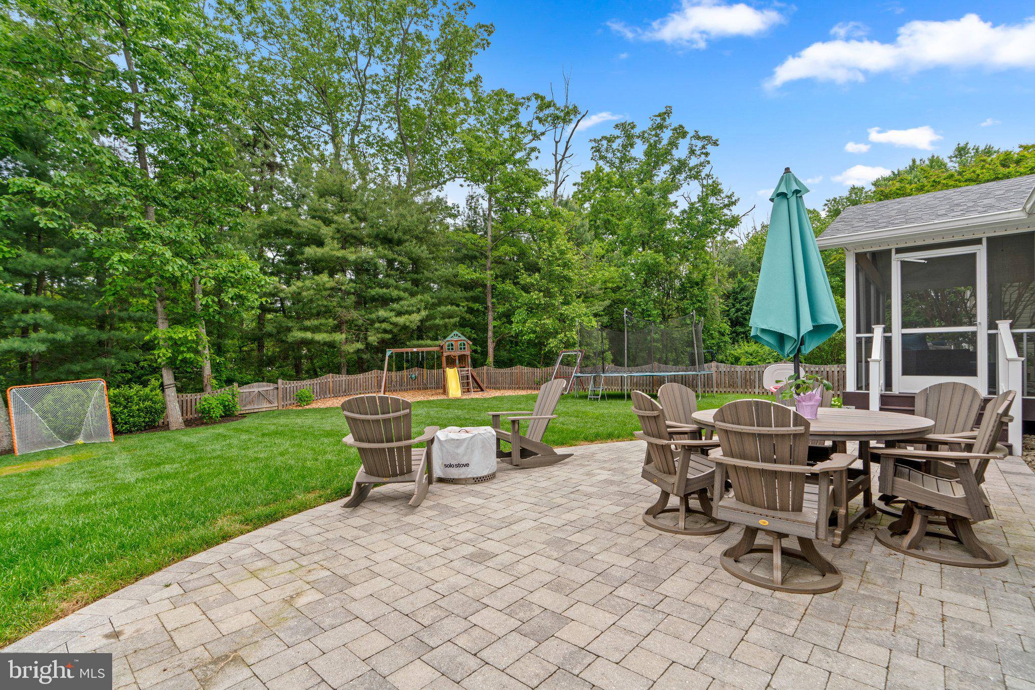 348 BUTTERNUT COURT