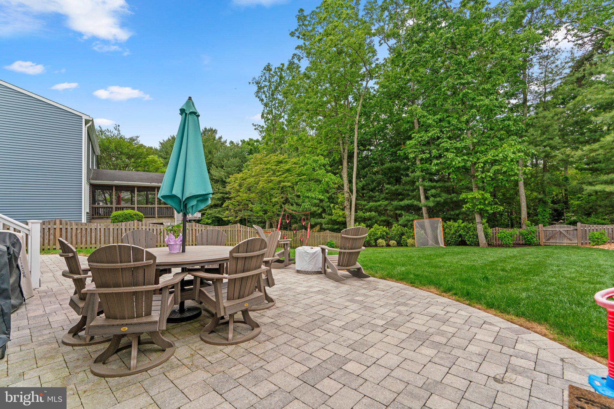 348 BUTTERNUT COURT