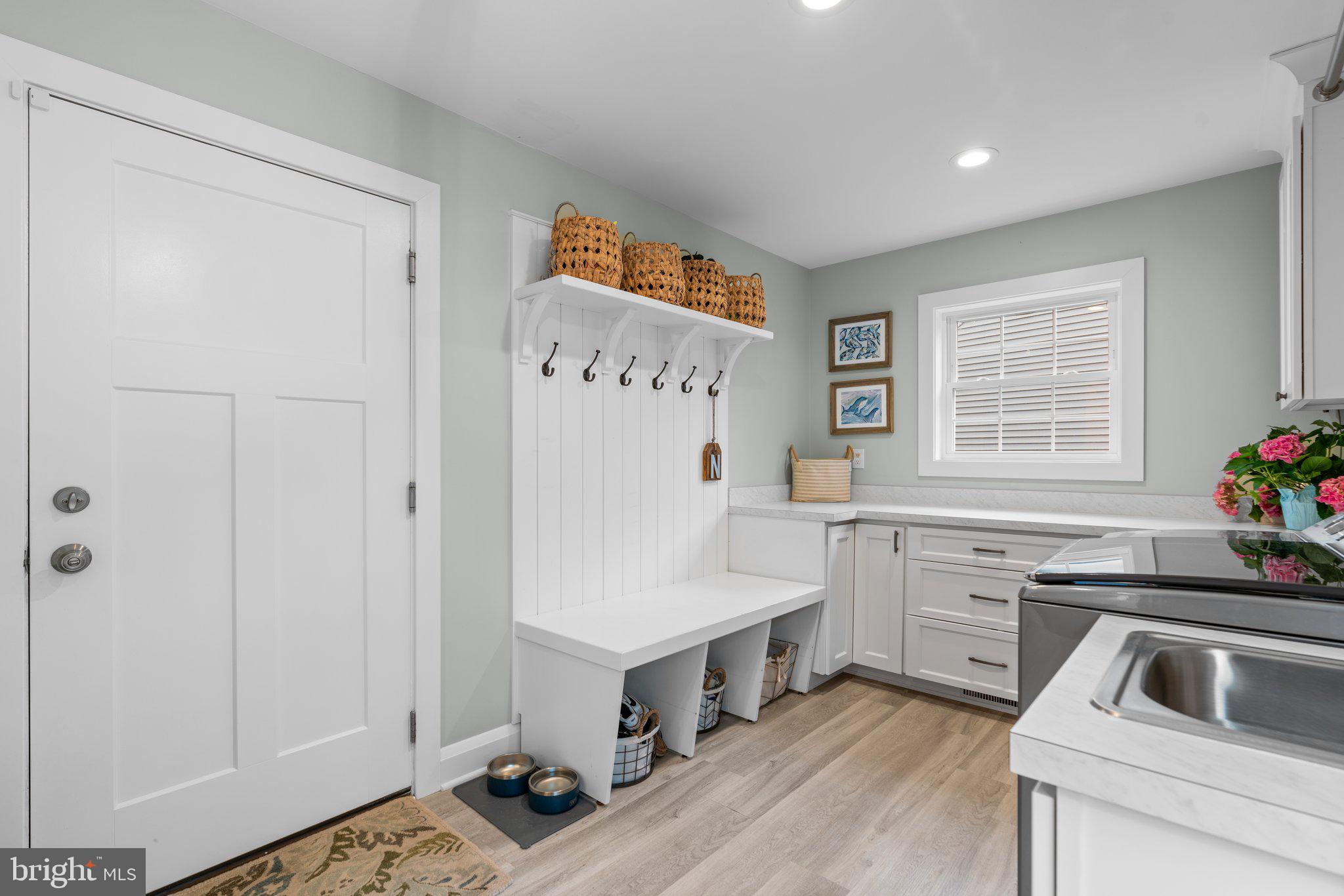 348 BUTTERNUT COURT