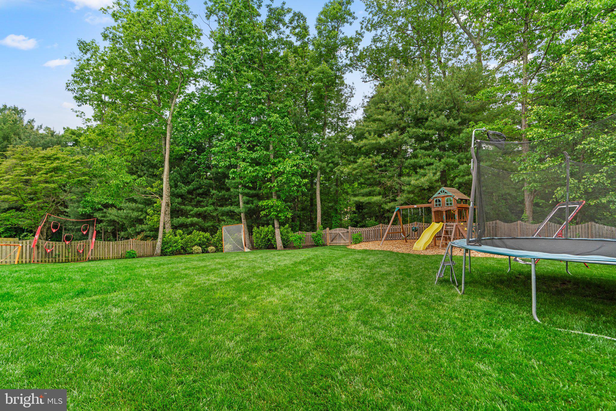 348 BUTTERNUT COURT
