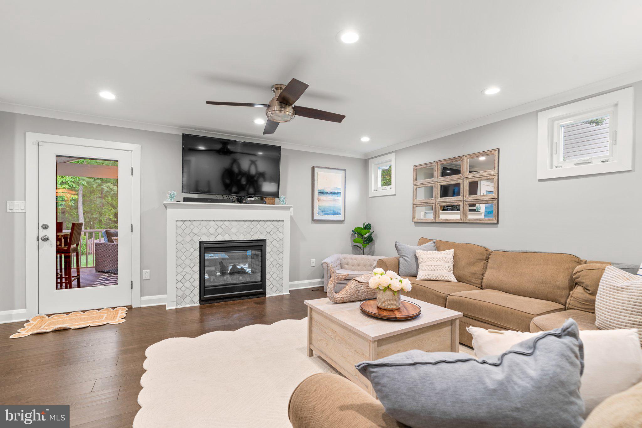 348 BUTTERNUT COURT