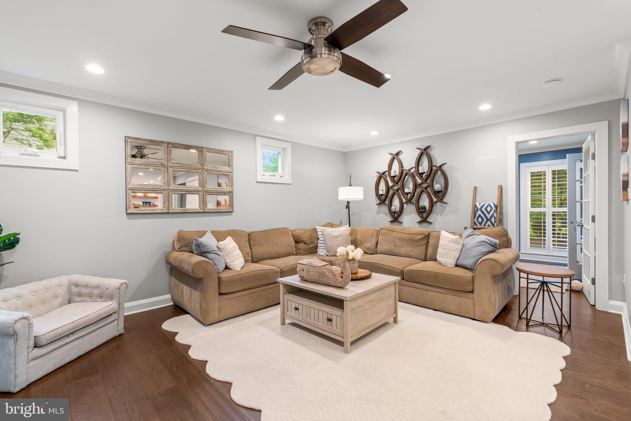 348 BUTTERNUT COURT