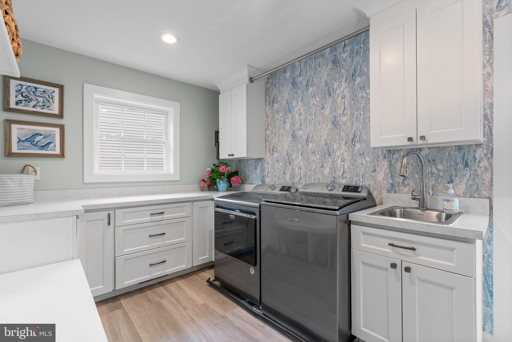 348 BUTTERNUT COURT