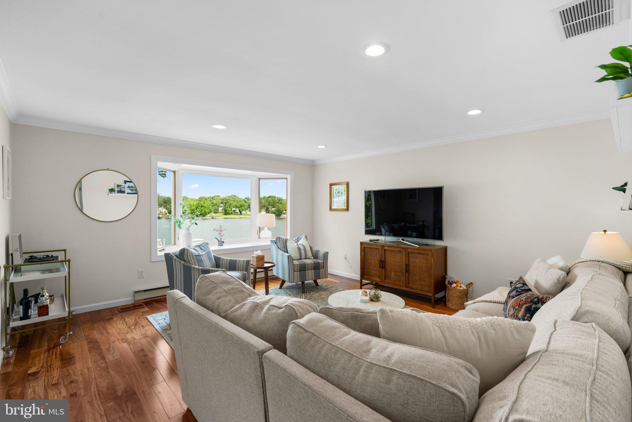 352 NORTH DRIVE