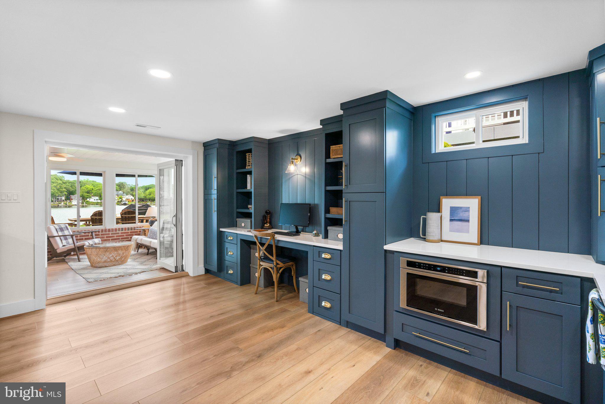 352 NORTH DRIVE