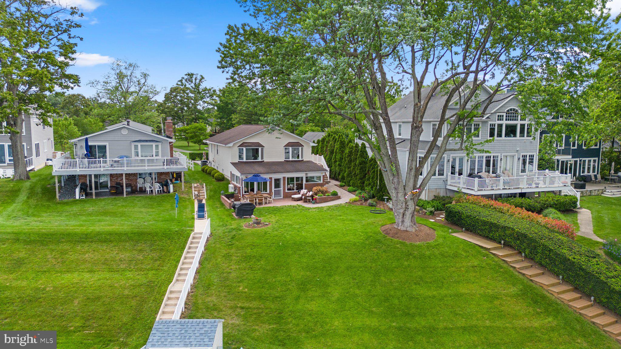 352 NORTH DRIVE