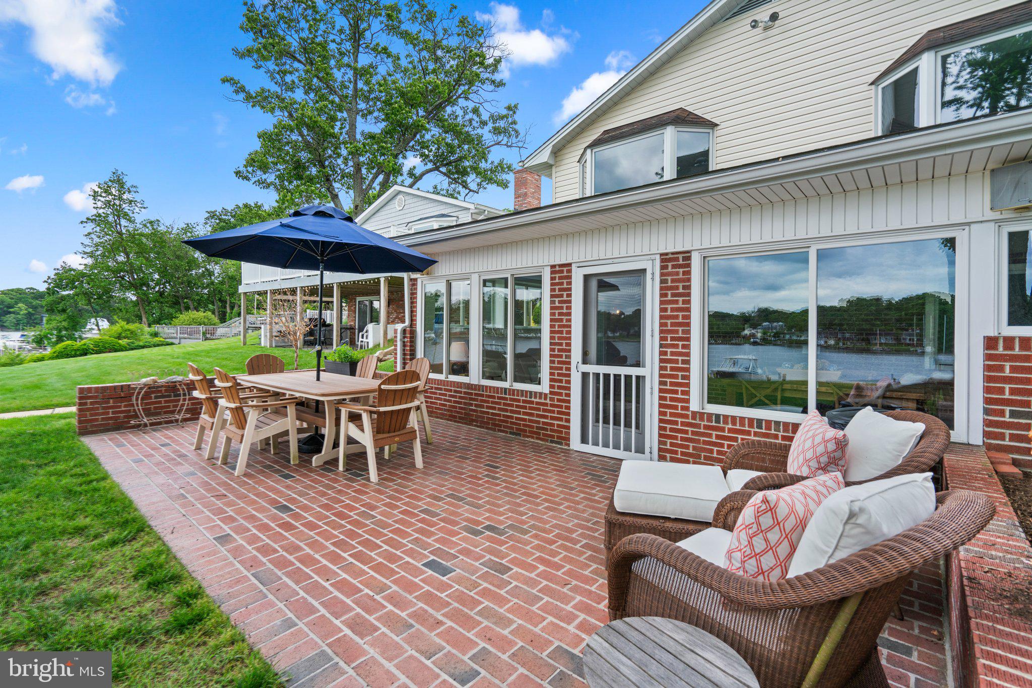 352 NORTH DRIVE
