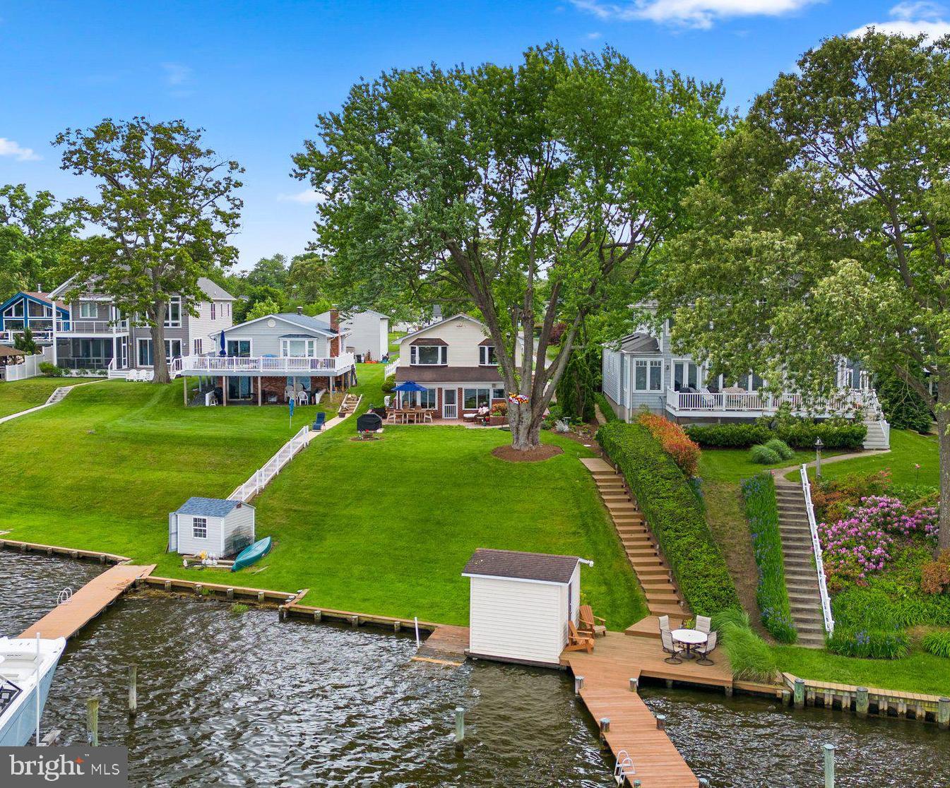352 NORTH DRIVE