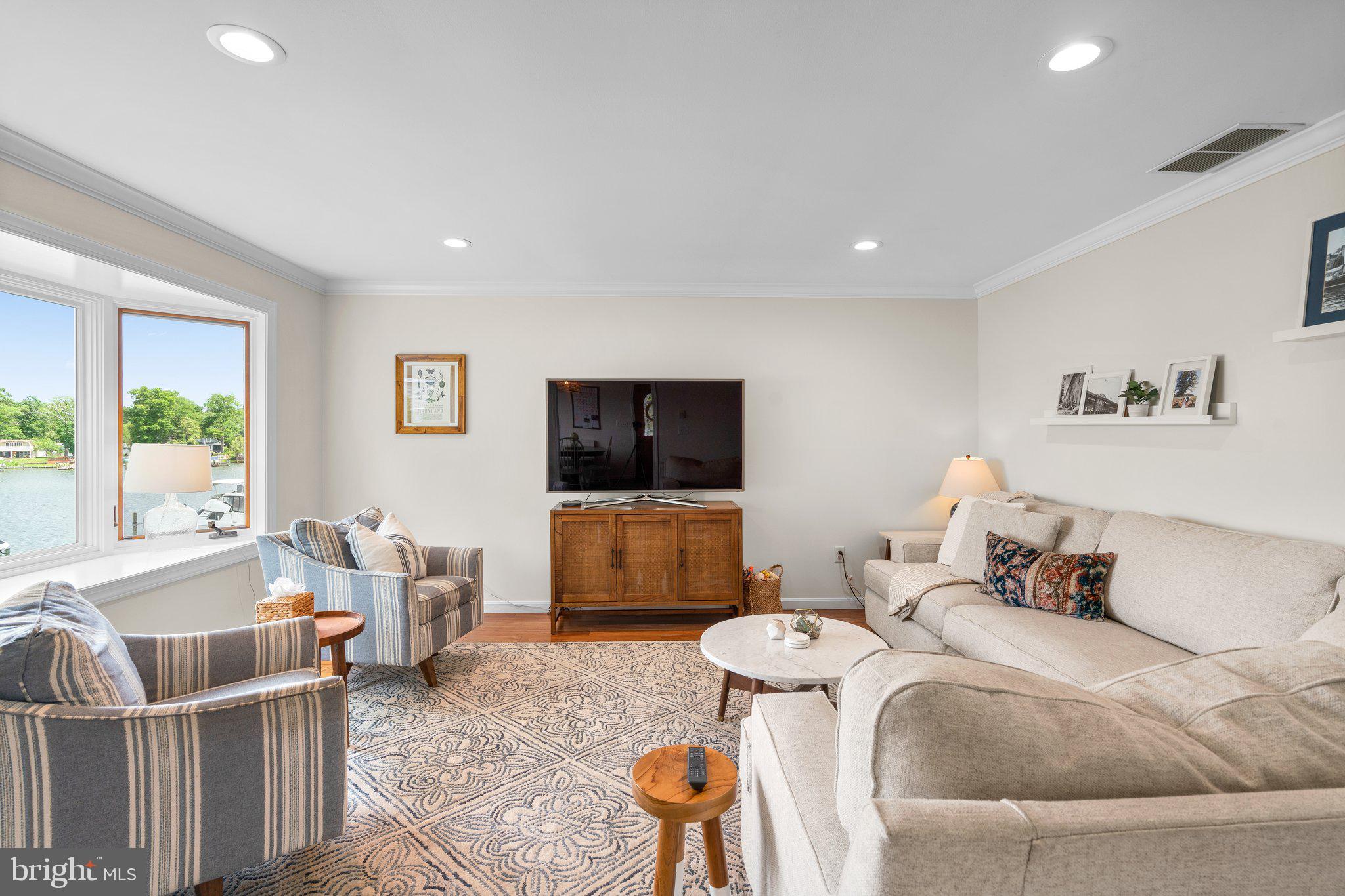 352 NORTH DRIVE