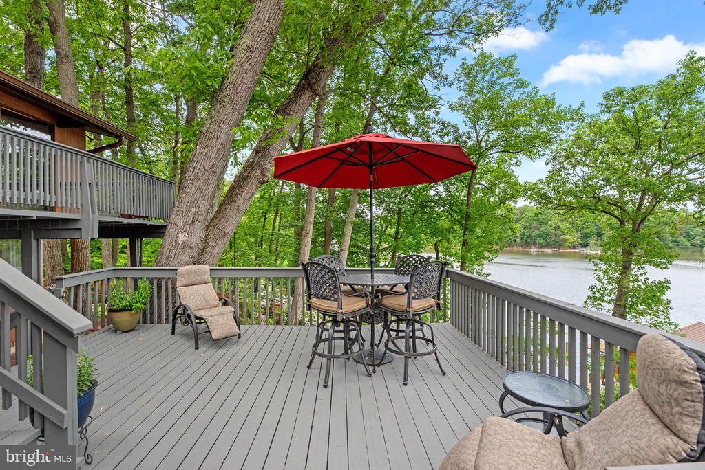 2749 POPLAR LANE