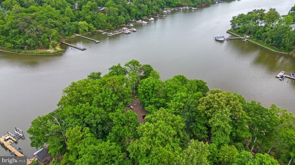 2749 POPLAR LANE