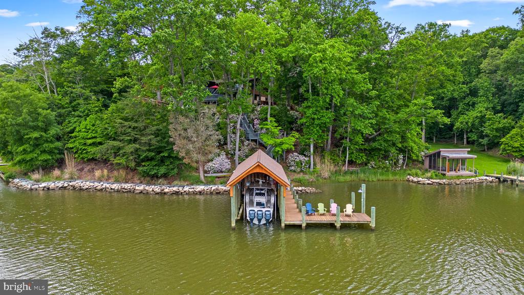 2749 POPLAR LANE
