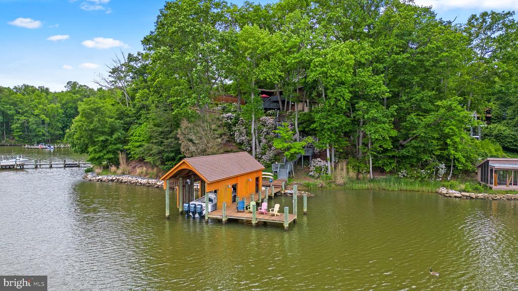 2749 POPLAR LANE