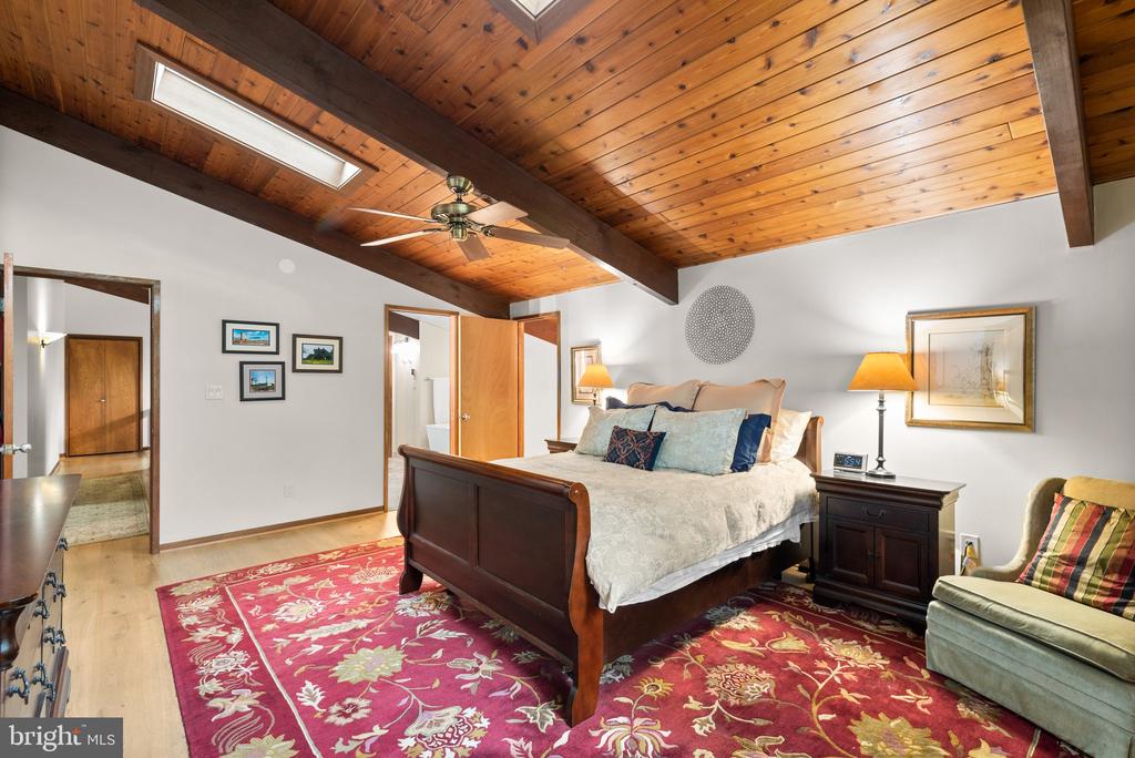 2749 POPLAR LANE