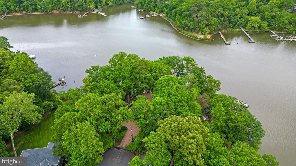 2749 POPLAR LANE
