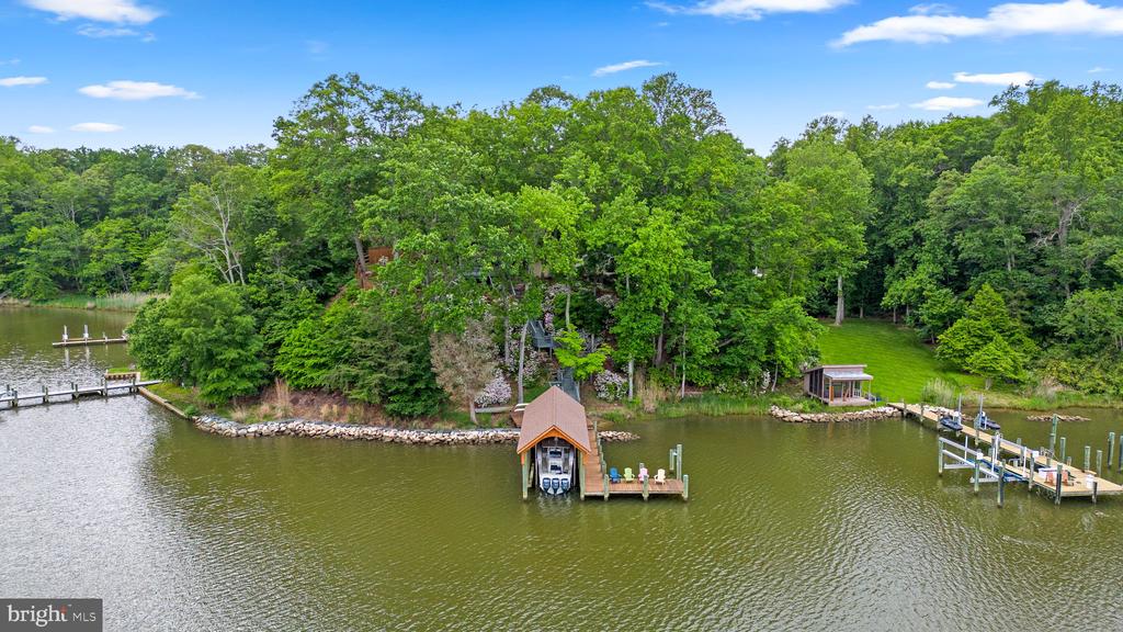 2749 POPLAR LANE
