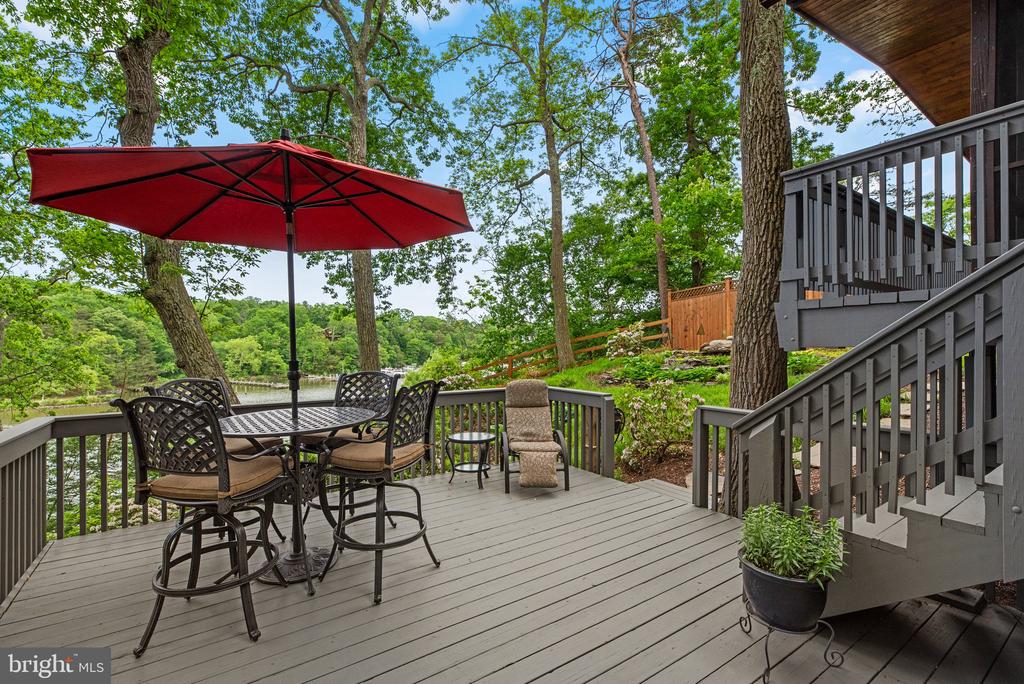 2749 POPLAR LANE