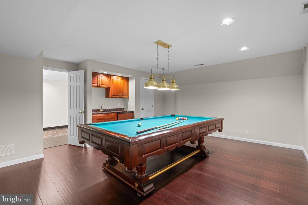 2903 S LAKE