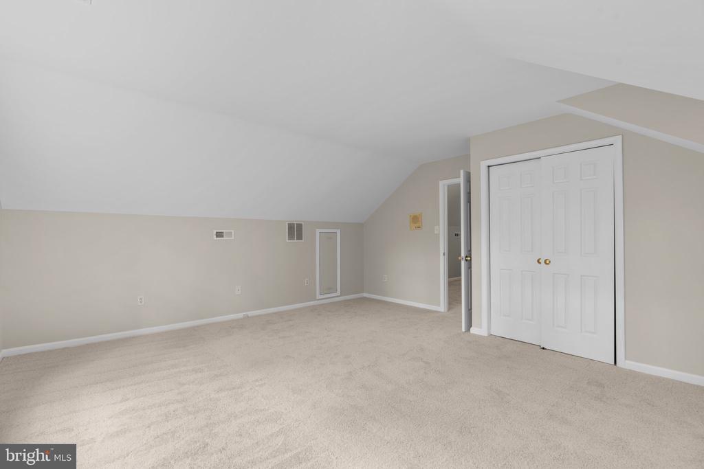 2903 S LAKE