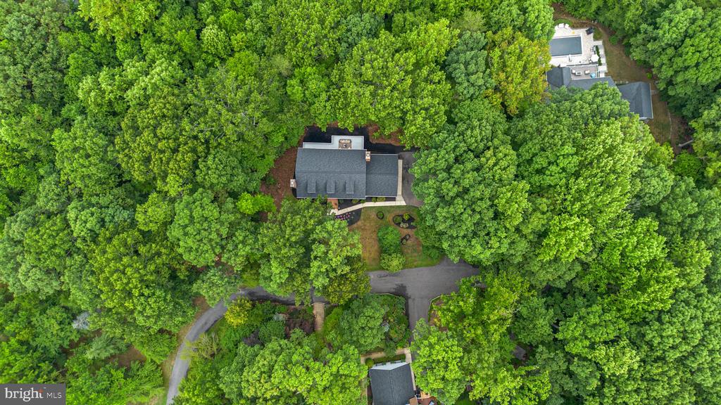 2903 S LAKE