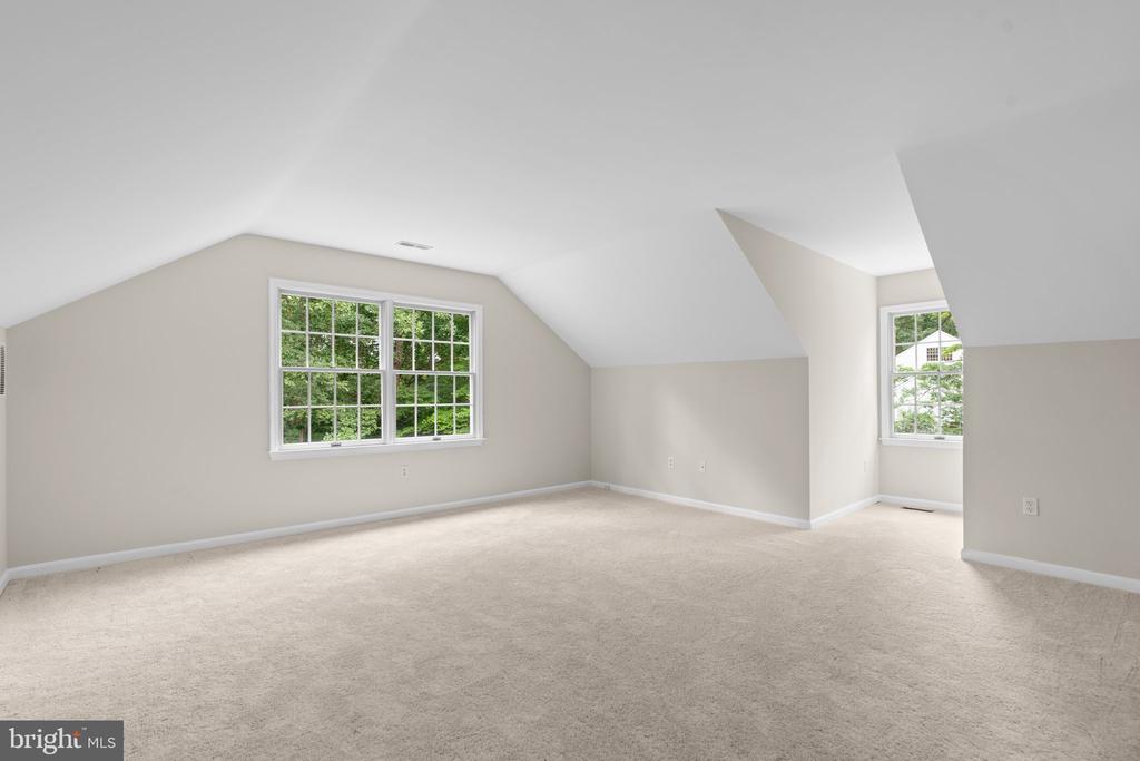 2903 S LAKE