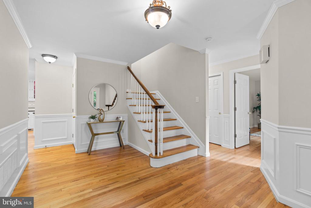 2903 S LAKE