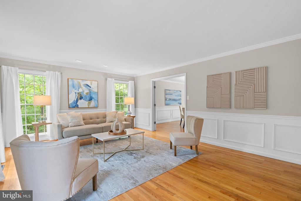 2903 S LAKE